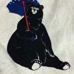 雨傘とおでかけ：くまのフレアワンピース：生成り 3枚目の画像