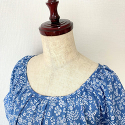 天藍色*柔軟的雙層紗布的小花朵圖案*寬鬆的短袖插肩連衣裙* 100％棉 第9張的照片