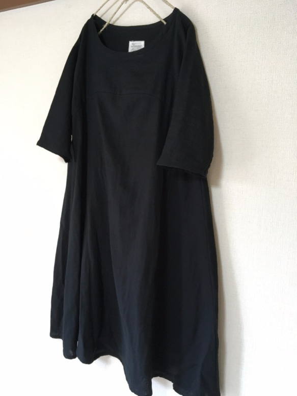 簡單素色喇叭洋裝 *柔軟雙層紗布 *100% 棉 *黑色 *半袖 第4張的照片