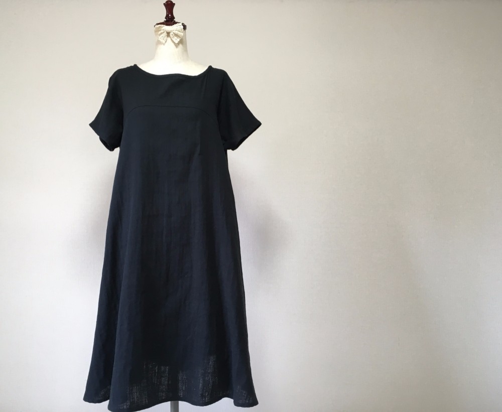 シンプル無地のフレアワンピース＊ふんわり軽量ダブルガーゼ◎国産コットン100％＊ポケット付き＊半袖＊ブラック