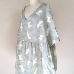 海鷗的長袍：蓬鬆的雙層紗布：淺色薩克斯 第8張的照片