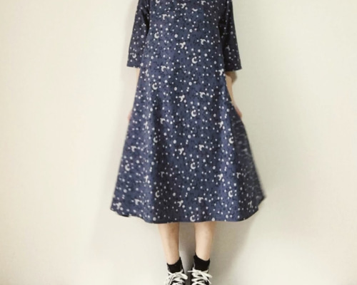 月と星くず＊五分袖のシンプルフレアワンピース＊夜空柄 ワンピース