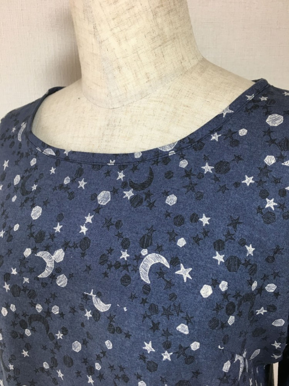 月亮和星塵*半袖簡約喇叭裙*夜空圖案 第10張的照片
