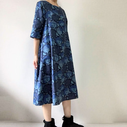 樹刷喇叭連衣裙*半袖* 100％棉*深藍色 第5張的照片