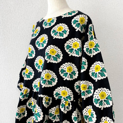 斯堪的納維亞復古花卉圖案*寬鬆聚攏連衣裙*四分之三的袖子*棉麻*黑色x黃色 第6張的照片