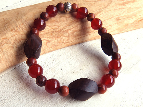 woodbeads series＊RED AGATE＊～天然石ブレスレット 3枚目の画像