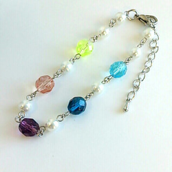 colorful beads and white pearl ☆プチプラブレスレット≪送料無料≫ 3枚目の画像