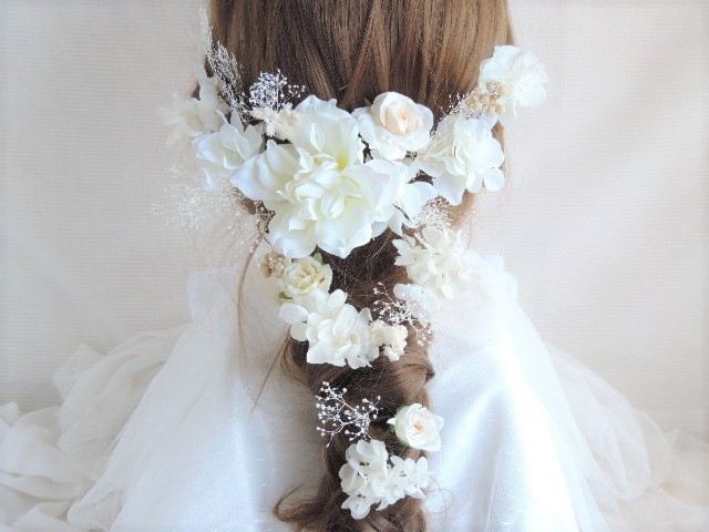 ブライダルホワイトの花嫁様。。。 フォトウエディング　結婚式　ヘアアクセサリー　ヘアアクセ　ヘッドドレス　ブライダル