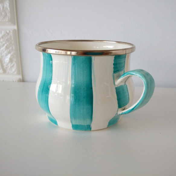 彩繪琺瑯藍色條紋茶杯 第1張的照片