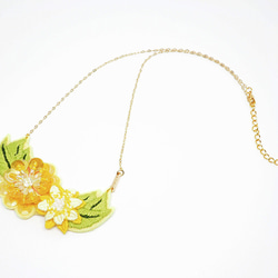 Sunflowers Sequin and Embroidery Flower Necklace *Handmade* 4枚目の画像