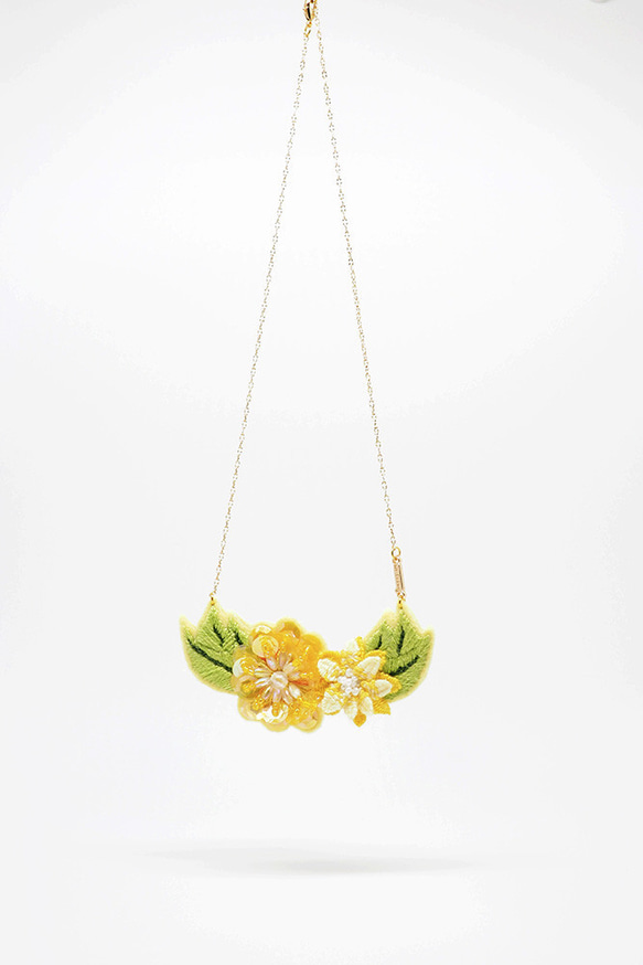 Sunflowers Sequin and Embroidery Flower Necklace *Handmade* 5枚目の画像