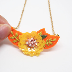 Fresh Orange with Yellow Sequin and Embroidery Flower Neckla 1枚目の画像