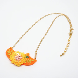 Fresh Orange with Yellow Sequin and Embroidery Flower Neckla 3枚目の画像