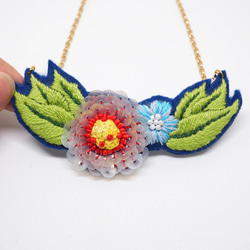 Navy Blue Sequin and Embroidery Flower Necklace *Handmade* 1枚目の画像