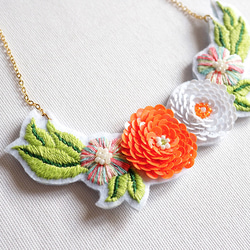 Tangerine Dream Sequin and Embroidery Necklace *Handmade* 2枚目の画像