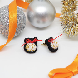 3D Cute & Mini Christmas Ball Embroidery Earrings *Handmade* 2枚目の画像