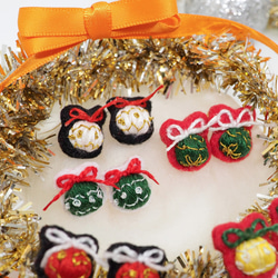 3D Cute & Mini Christmas Ball Embroidery Earrings *Handmade* 4枚目の画像
