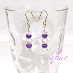 14kgfフック交換可♪天然石 アメジスト×縞入り淡水パール×クリスタル(天然水晶)の綺麗なピアス／イヤリング 1枚目の画像