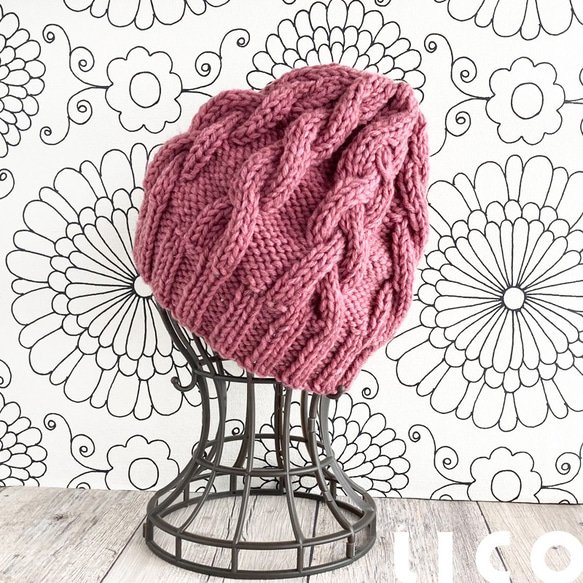 SOLD**冬のこびとニット帽/ウール二種の縄編み*ラズベリーピンク 3枚目の画像