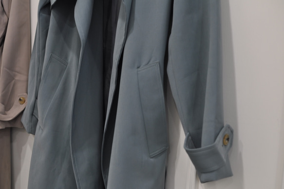 Flat 135 X 台灣設計師 秋裝 英倫風格 大衣外套 卡其色 藍綠色 卡其色下單區 第8張的照片