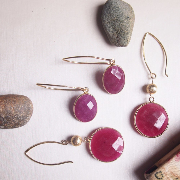 Dangle Ruby Earrings | 18K Yellow Gold Plated 1枚目の画像