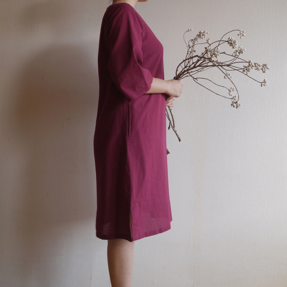 花の手の刺繍の薄い綿のドレス 3枚目の画像