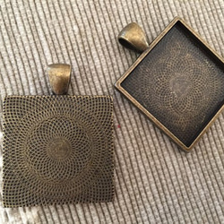 高品質ミール皿金古美正方型　25ｍｍ×25ｍｍ　2個セット 2枚目の画像