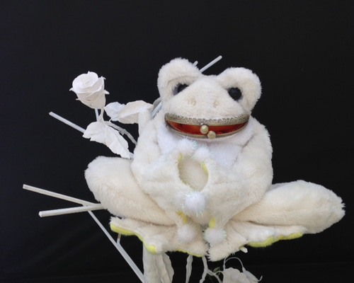 白いカエルのぬいぐるみ 鳥獣戯画 ぬいぐるみ かえる|【ぬいぐるみのセキグチ】メーカー公式通販