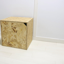 木の箱（扉あり） 2枚目の画像