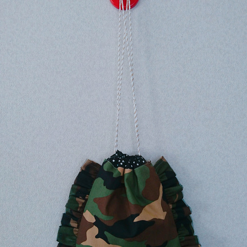 迷彩柄☆巾着フリルバッグ☆ カモフラ柄 巾着バッグ 巾着ショルダー