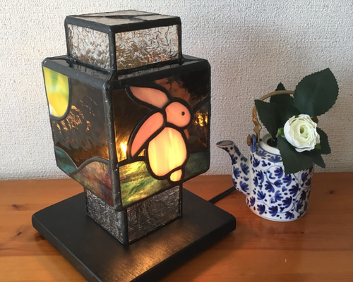 【美品】ミニランプ 2頭の うさぎ ガラス作家 テーブルランプ ガレ風 吊り下げ 美品】ミニランプ 2頭の うさぎ ガラス作家 テーブルランプ ガレ