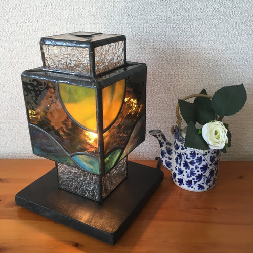 ステンドグラス うさぎと月の和ランプ スタンドライト・テーブルランプ