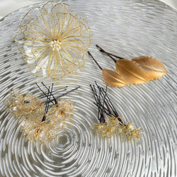 アメリカンフラワー　ウェディングヘアアクセサリー 大　クリア　ディップアート　ゴールド 3枚目の画像