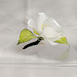 椿のコーム　大　白　　～ディップアート　ヘアアクセサリー～ 4枚目の画像