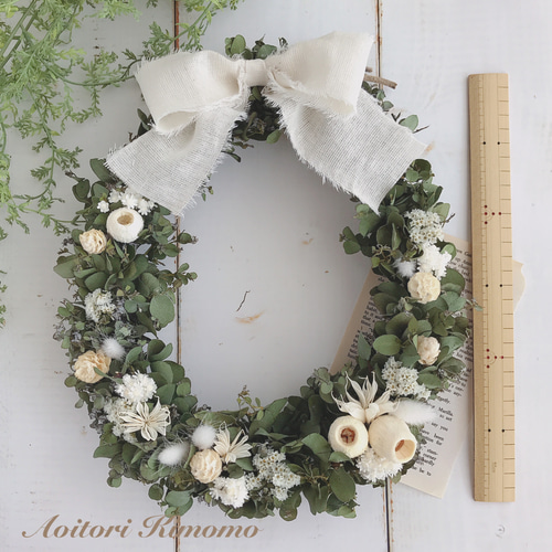 ユーカリと木ノ実と花々　リース ユーカリと木ノ実と花々リース