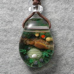 １つのメルヘン・ツチノコの世界(訳あり品) とんぼ玉 ガラス ネックレス No1798 2枚目の画像