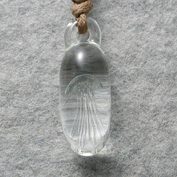 透明なクラゲ とんぼ玉 ガラス ネックレス No1960 3枚目の画像
