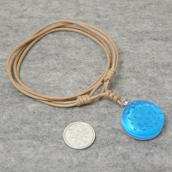 平玉・青いプールと窓についた水滴と とんぼ玉 ガラス ネックレス No2022 6枚目の画像