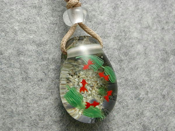 水草と金魚 とんぼ玉 ガラス ネックレス No756 3枚目の画像
