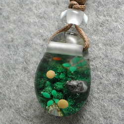苔とキノコ とんぼ玉 ガラス ネックレス No831 5枚目の画像