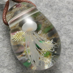 浅瀬のクラゲ とんぼ玉 ガラス ネックレス No900 1枚目の画像