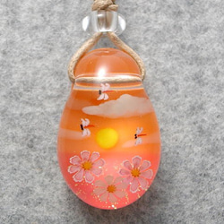 コスモスと赤とんぼ(夕焼けバージョン) とんぼ玉 ガラス ネックレス No1056 2枚目の画像