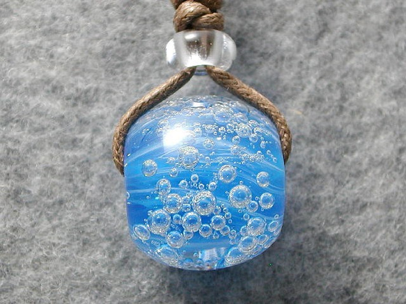 キラキラ泡玉(ブルー) とんぼ玉 ガラス ネックレス No1155 3枚目の画像