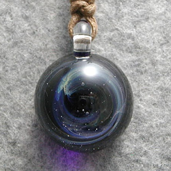 宇宙玉 とんぼ玉 ガラス ネックレス No1333 2枚目の画像