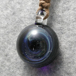 宇宙玉 とんぼ玉 ガラス ネックレス No1333 4枚目の画像