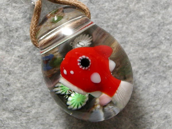 ダンゴウオ(赤) とんぼ玉 ガラス ネックレス No1379