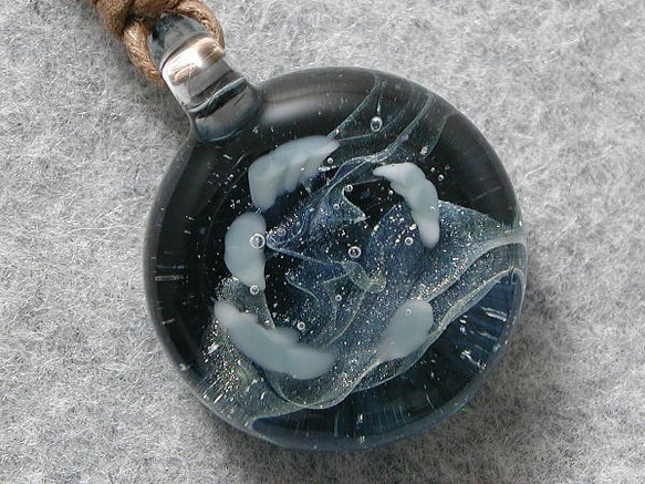 平玉・オーロラと雲(試作品) とんぼ玉 ガラス ネックレス No1591 1枚目の画像