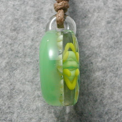 平玉・菜の花(緑背景) とんぼ玉 ガラス ネックレス No1766 5枚目の画像