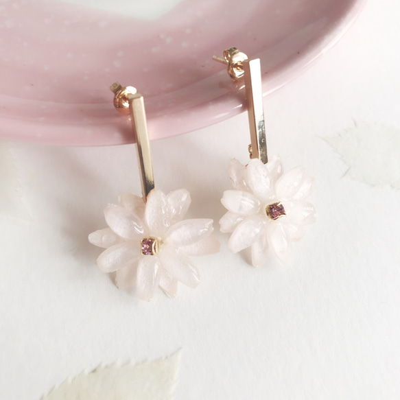 Real flower Leucanthemum Earrings with Swarovski 18KGP 1枚目の画像