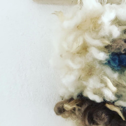 クリクリ羊毛と手紡ぎメリノのhanging 4枚目の画像